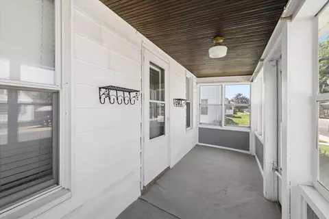 Exterior - 714 19th Ave, Fulton, IL 61252 photo 5 of 5