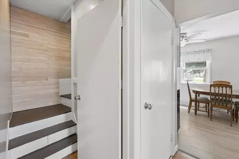 Entry Way - 714 19th Ave, Fulton, IL 61252 photo 1 of 1