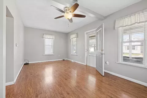 Living - 714 19th Ave, Fulton, IL 61252 photo 2 of 4