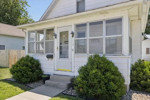 Exterior - 714 19th Ave, Fulton, IL 61252 photo 4 of 5