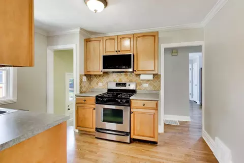 Kitchen - 708 N Summit St, Wheaton, IL 60187 photo 2 of 4