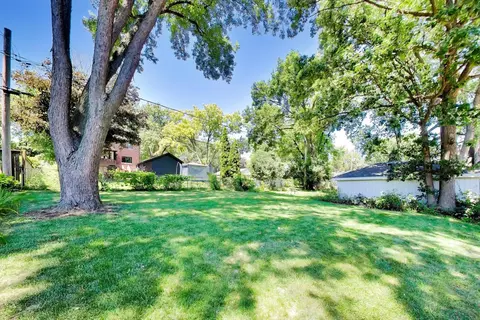Exterior - 708 N Summit St, Wheaton, IL 60187 photo 9 of 10