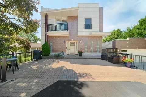 23722 N South Lakewood Ln, Lake Zurich, IL 60047