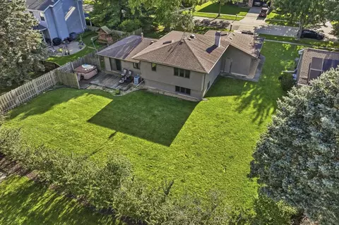 915 Carriage Dr, Algonquin, IL 60102 photo 15