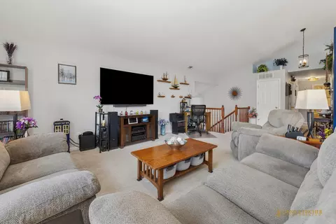 Living - 5302 Cobblers Xing, Mchenry, IL 60050 photo 3 of 3