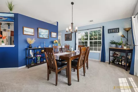 Dining - 5302 Cobblers Xing, Mchenry, IL 60050 photo 1 of 3