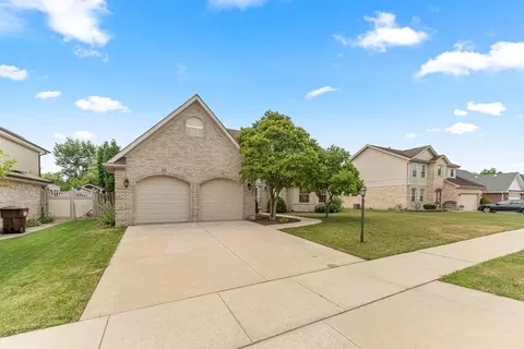 Exterior - 5441 Christopher Dr, Oak Forest, IL 60452 photo 2 of 6