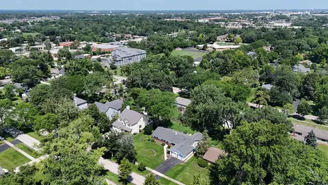 325 E Hawthorne Blvd, Wheaton, IL 60187 photo 7