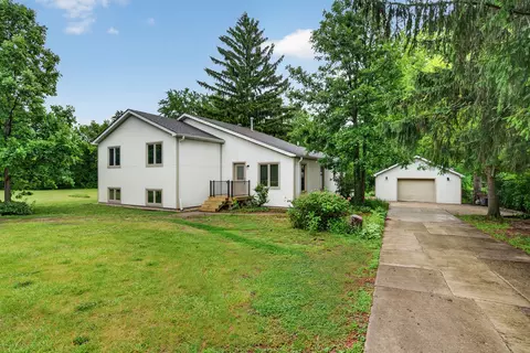 33 Valewood Rd, West Chicago, IL 60185