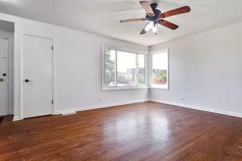 446 Oak St, Des Plaines, IL 60016 photo 3