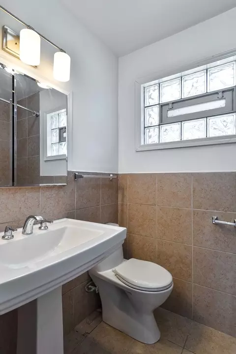 446 Oak St, Des Plaines, IL 60016 photo 15