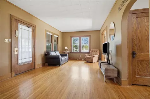 Living - 9 Hale Ct, Normal, IL 61761 photo 2 of 6