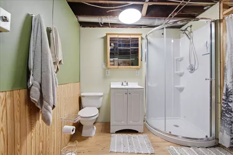 Bath - 9 Hale Ct, Normal, IL 61761 photo 2 of 3