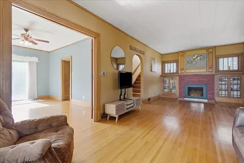 Living - 9 Hale Ct, Normal, IL 61761 photo 4 of 6