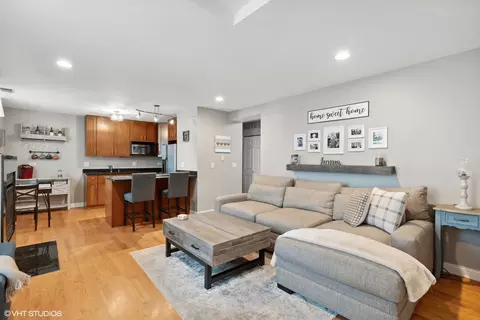 Living - 2307 W Haddon Ave #A, Chicago, IL 60622 photo 1 of 4