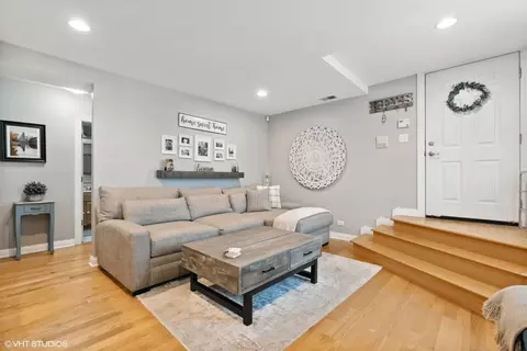 Living - 2307 W Haddon Ave #A, Chicago, IL 60622 photo 2 of 4