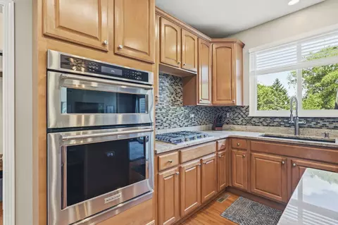 Kitchen - 531 Brookside Ave, Algonquin, IL 60102 photo 5 of 8