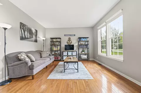 Living - 531 Brookside Ave, Algonquin, IL 60102 photo 1 of 4