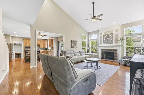 Living - 531 Brookside Ave, Algonquin, IL 60102 photo 3 of 4