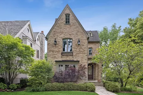 704 S Lincoln St, Hinsdale, IL 60521