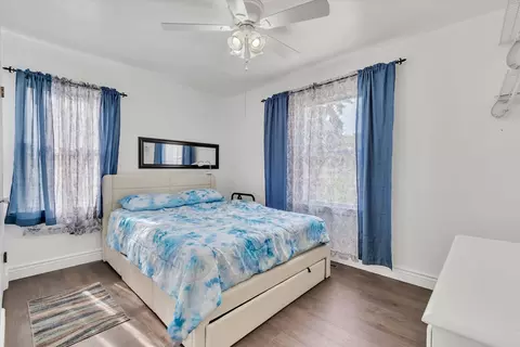Bedroom - 3708 5th Ave, Moline, IL 61265 photo 1 of 8