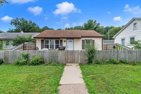 Exterior - 3708 5th Ave, Moline, IL 61265 photo 4 of 7