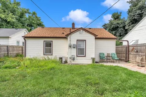 Exterior - 3708 5th Ave, Moline, IL 61265 photo 6 of 7