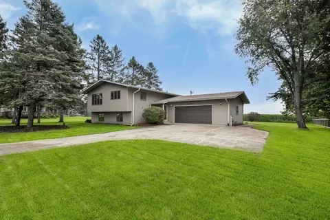 2 S557 Bliss Rd, Sugar Grove, IL 60554