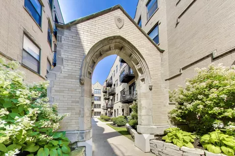 4442 N Damen Ave #4E, Chicago, IL 60625