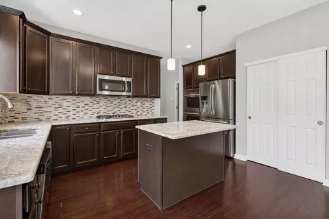 Kitchen - 12807 Timber Wood Cir, Plainfield, IL 60585 photo 6 of 7