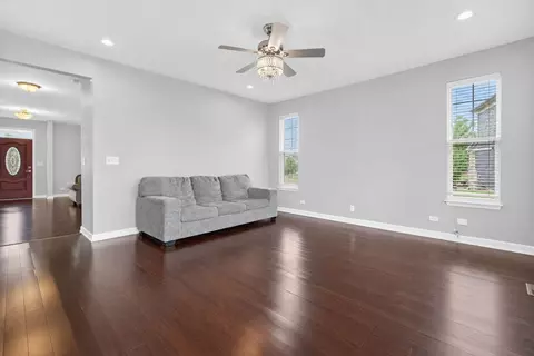 Living - 12807 Timber Wood Cir, Plainfield, IL 60585 photo 5 of 13