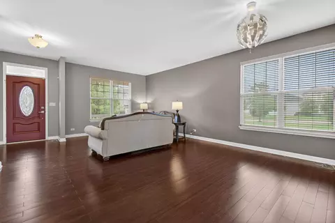 Living - 12807 Timber Wood Cir, Plainfield, IL 60585 photo 9 of 13
