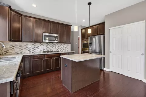 Kitchen - 12807 Timber Wood Cir, Plainfield, IL 60585 photo 7 of 7