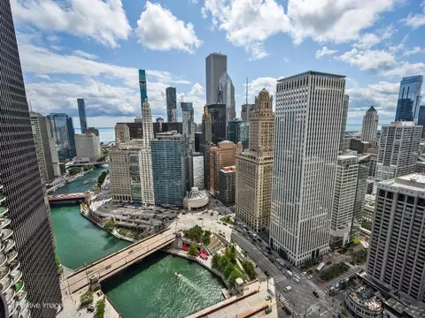 View/Area - 300 N State St #4610, Chicago, IL 60654 photo 2 of 2