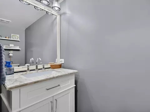 Bath - 1401 Martin Ct, Plainfield, IL 60586 photo 1 of 3