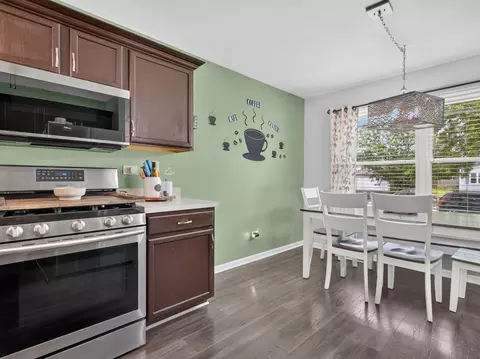 Kitchen - 1401 Martin Ct, Plainfield, IL 60586 photo 3 of 3