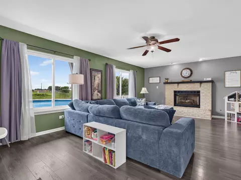 Living - 1401 Martin Ct, Plainfield, IL 60586 photo 4 of 4