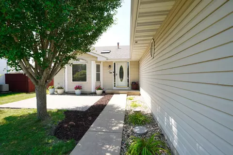 2115 Three Forks Dr, Plainfield, IL 60586 photo 2