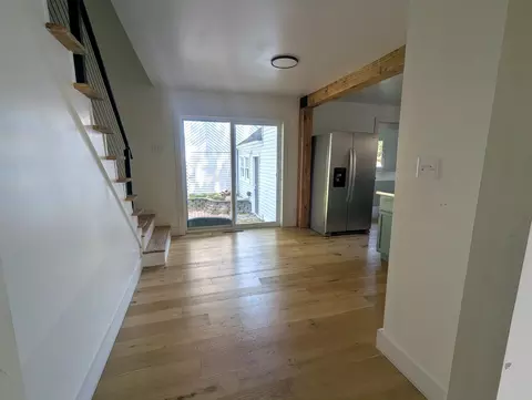 Entry Way - 1460 S 6th Ave, Kankakee, IL 60901 photo 2 of 8