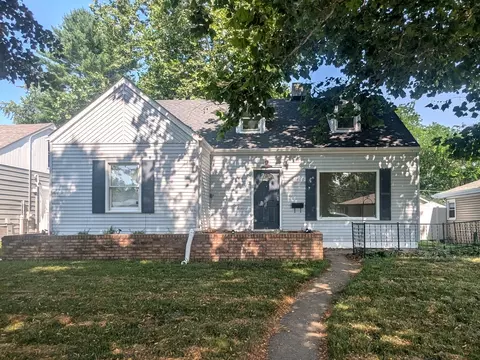 Exterior - 1460 S 6th Ave, Kankakee, IL 60901 photo 2 of 6