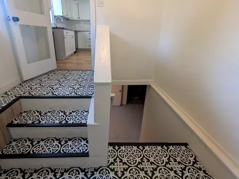 Entry Way - 1460 S 6th Ave, Kankakee, IL 60901 photo 8 of 8