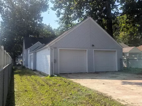 Exterior - 1460 S 6th Ave, Kankakee, IL 60901 photo 6 of 6