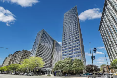 3550 N Lake Shore Dr #228, Chicago, IL 60657