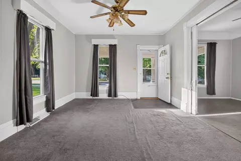 Living - 306 E Locust St, Normal, IL 61761 photo 4 of 6