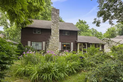 330 S Julian St, Naperville, IL 60540