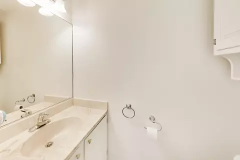 254 Peppertree Ln, Aurora, IL 60504 photo 9