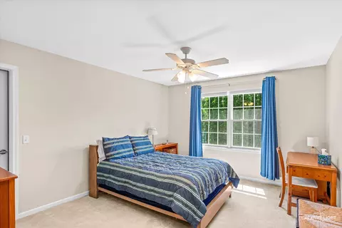 Bedroom - 1160 Midwest Ln, Wheaton, IL 60189 photo 4 of 5
