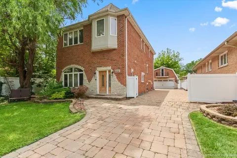 9832 Rutherford Ave, Oak Lawn, IL 60453