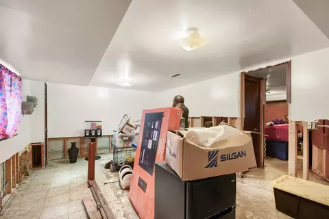 Entry Way - 4038 W Washington Blvd, Chicago, IL 60624 photo 1 of 1