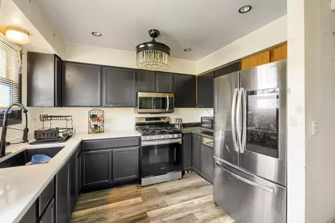 Kitchen - 4038 W Washington Blvd, Chicago, IL 60624 photo 3 of 3